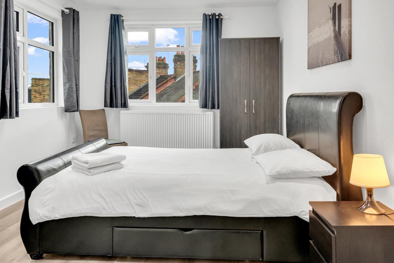 Modern Apartment In South West Wandsworth Лондон Екстериор снимка